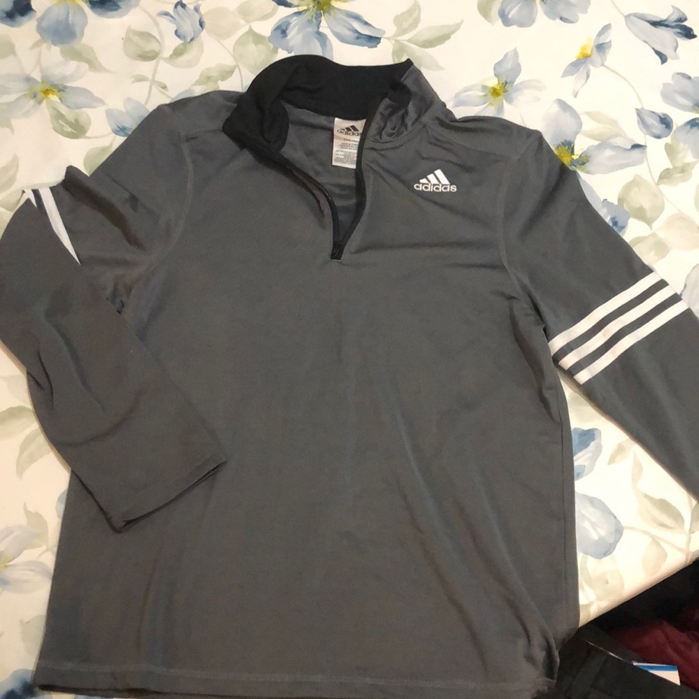 Adidas sweater size 14/16 color grey